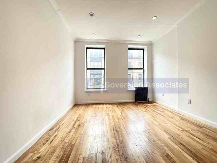 113 W 113th St - Photo 2 of 9