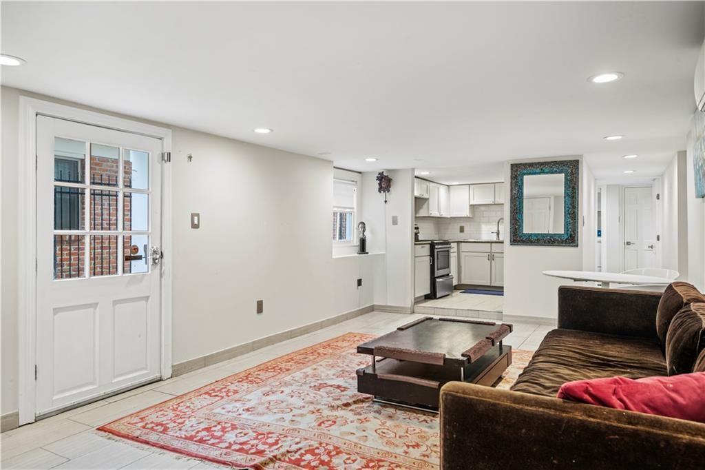 2429 Octavia St - Photo 2 of 17