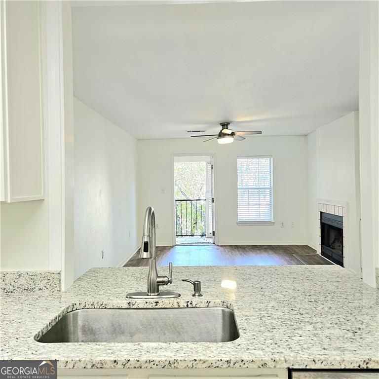 3655 Habersham Rd Ne - Photo 5 of 40