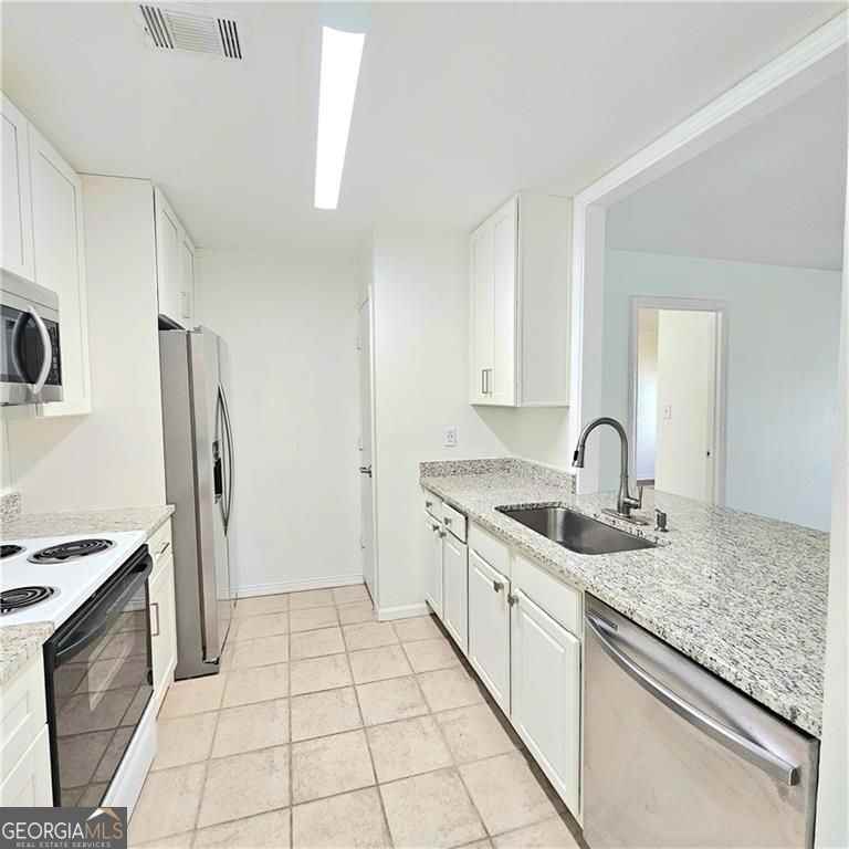 3655 Habersham Rd Ne - Photo 7 of 40