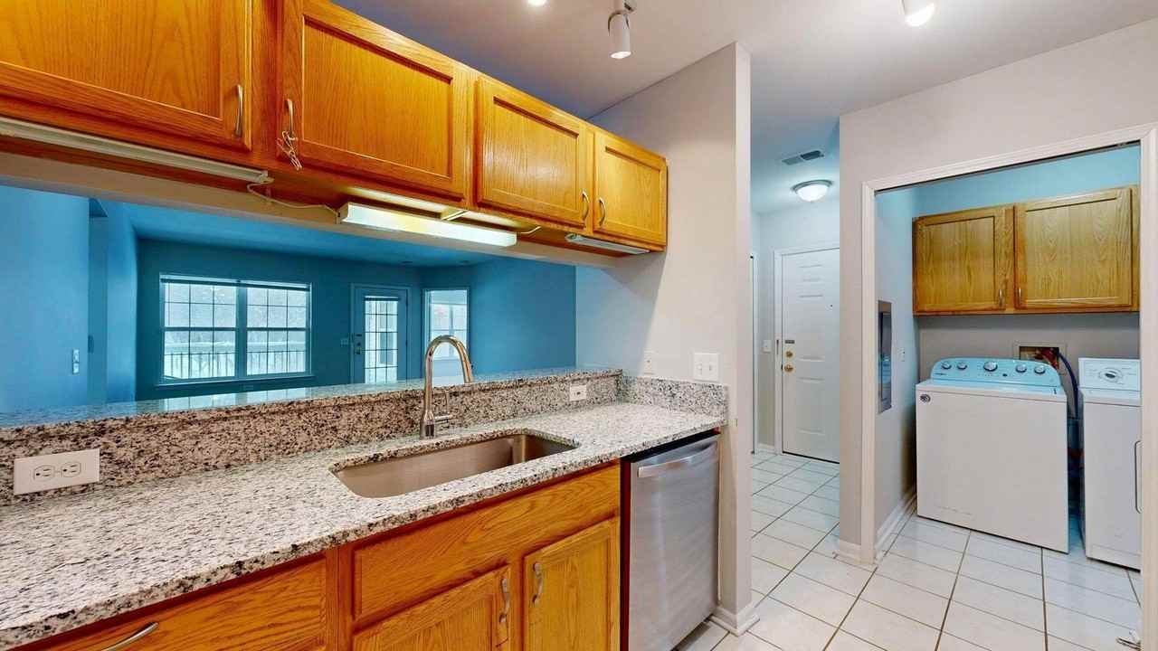 2740 S Knightsbridge Cir - Photo 7 of 22