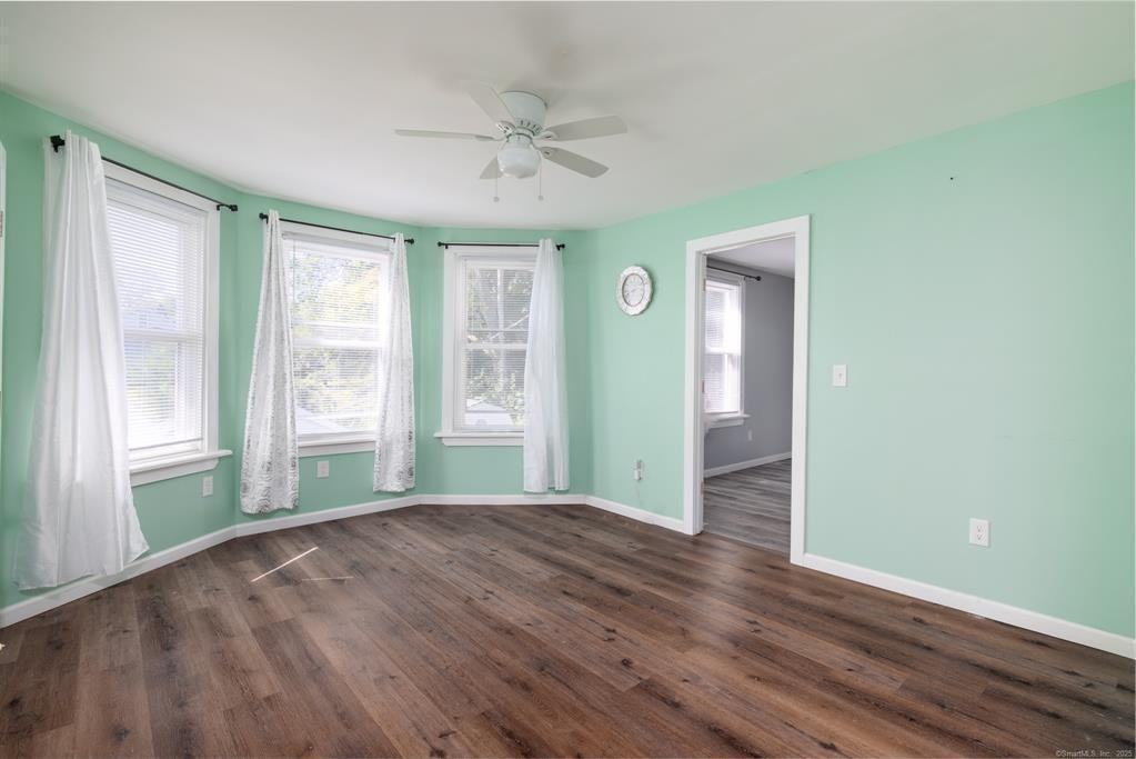 27 Wood St - Photo 3 of 11