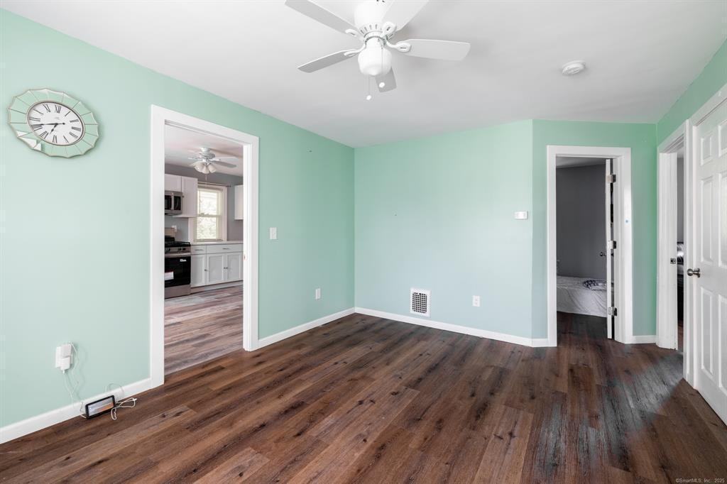 27 Wood St - Photo 7 of 11