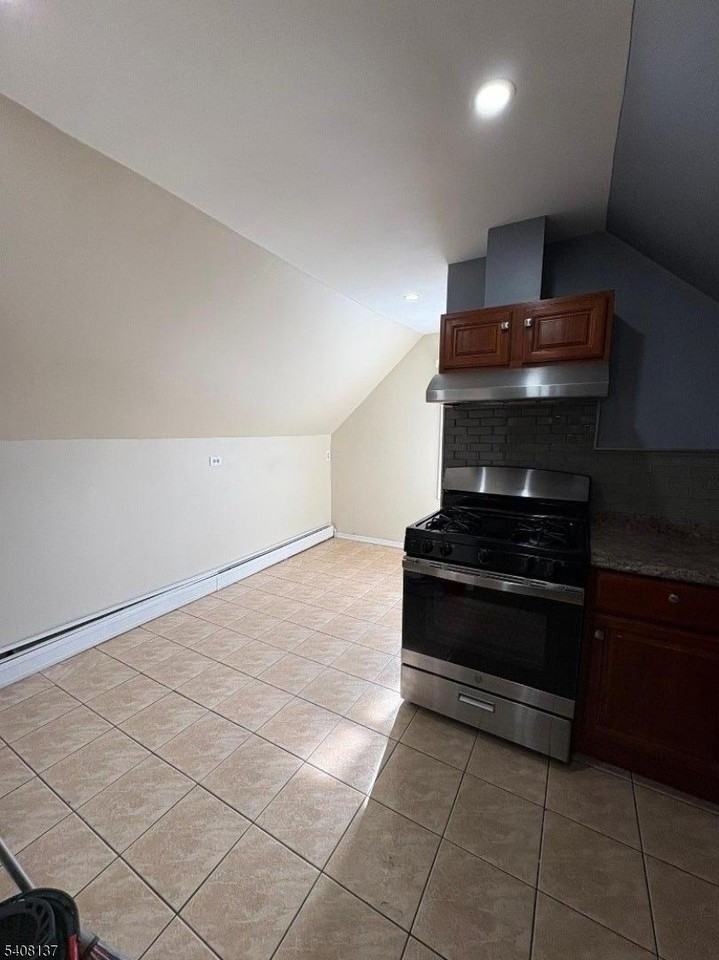 121 Rutgers St #3 - Photo 4 of 10