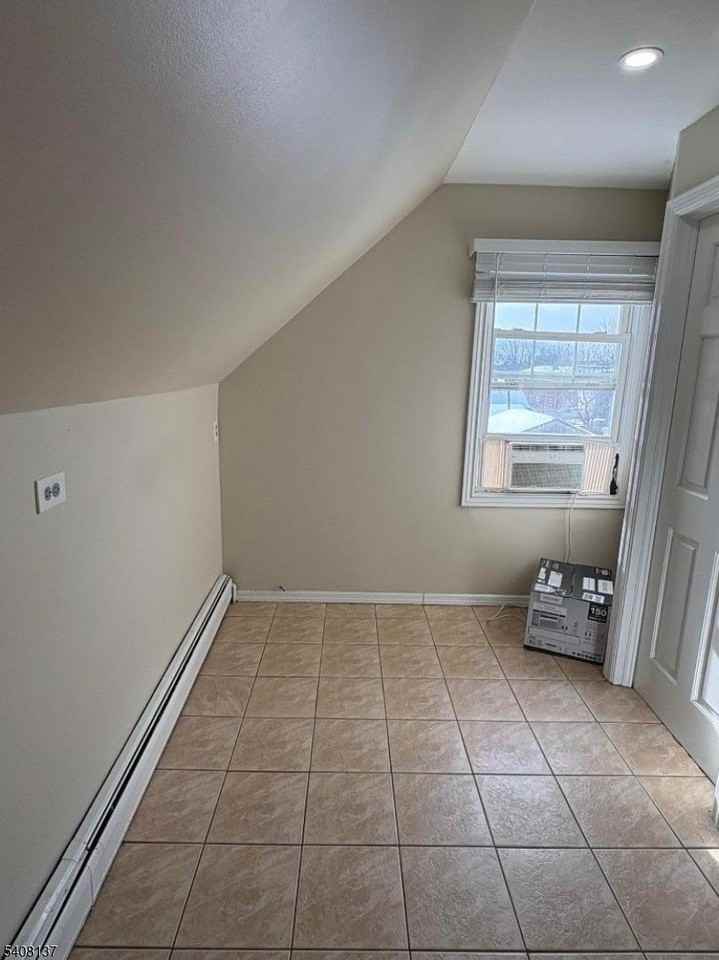 121 Rutgers St #3 - Photo 6 of 10