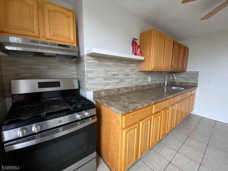 130 Milford Ave - Photo 5 of 21