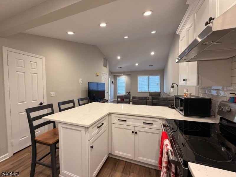 8 Troon Ter - Photo 4 of 13