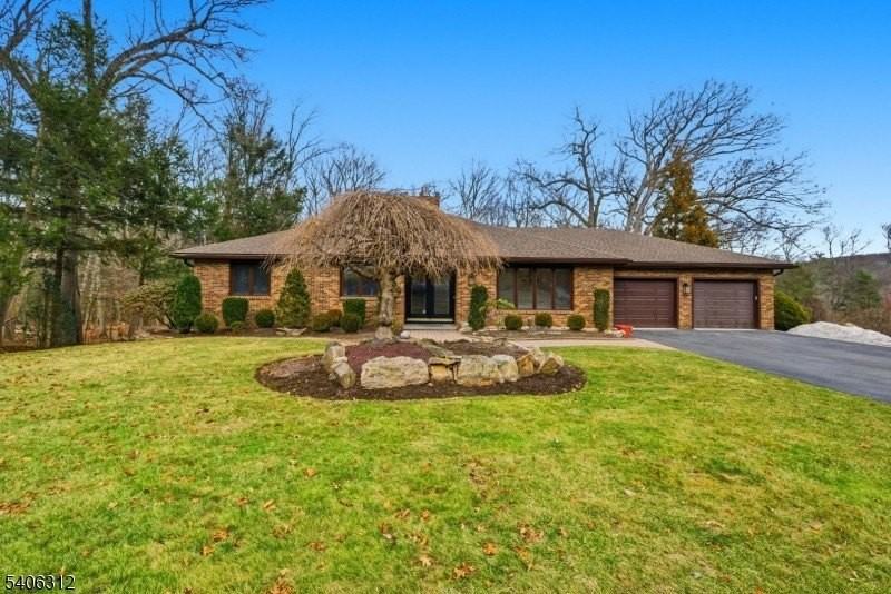 12 Mccaffrey Ln - Photo 3 of 49