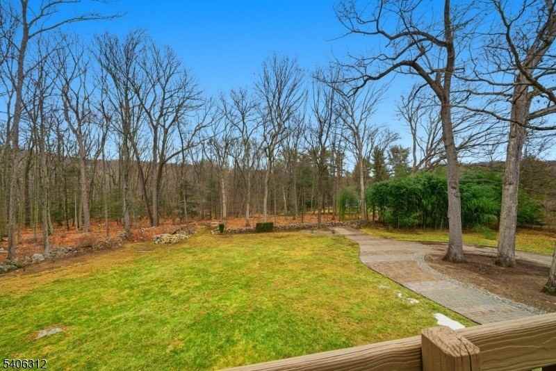 12 Mccaffrey Ln - Photo 5 of 49