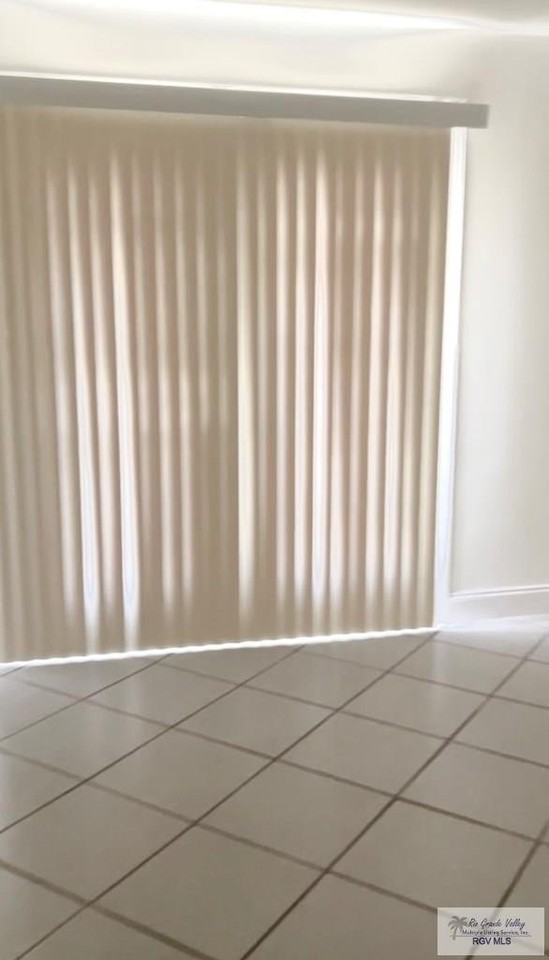 110 Santa Ana Ave - Photo 7 of 10