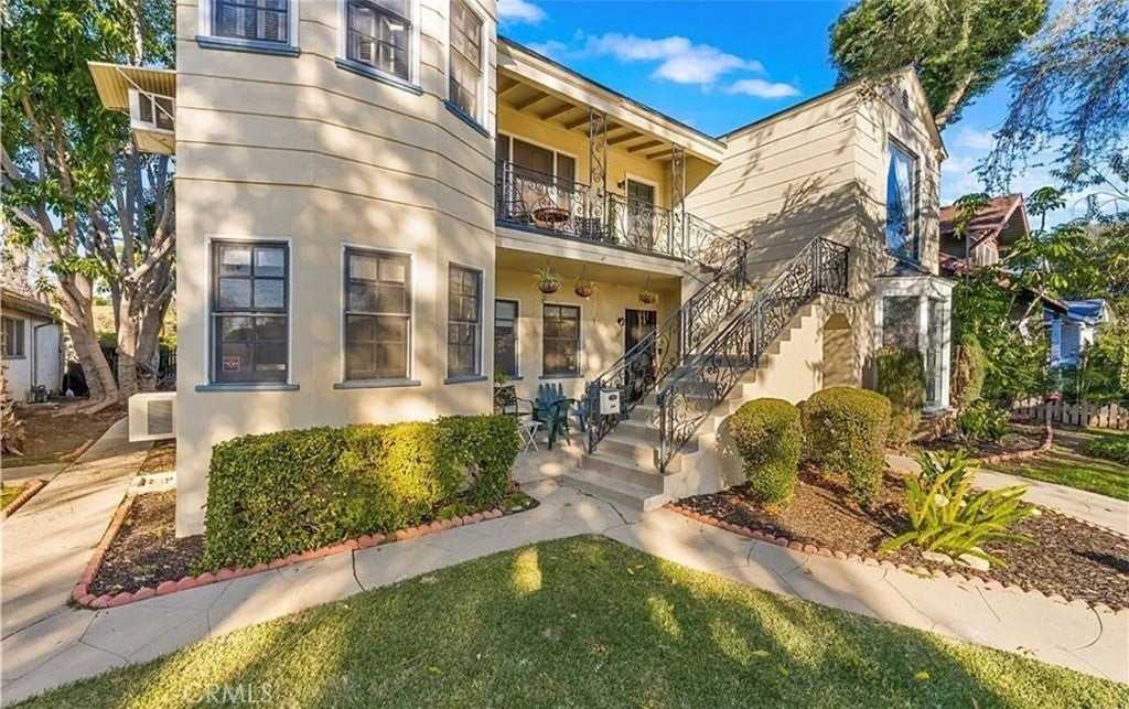 307 Lincoln Ave - Photo 2 of 12