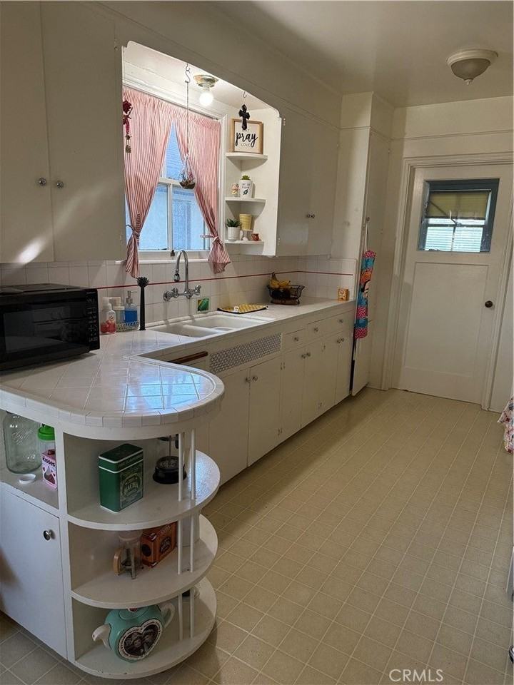 307 Lincoln Ave - Photo 4 of 12