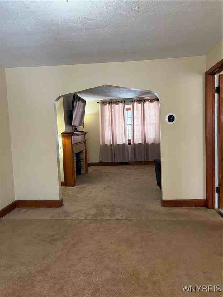 624 16th St - Photo 3 of 11