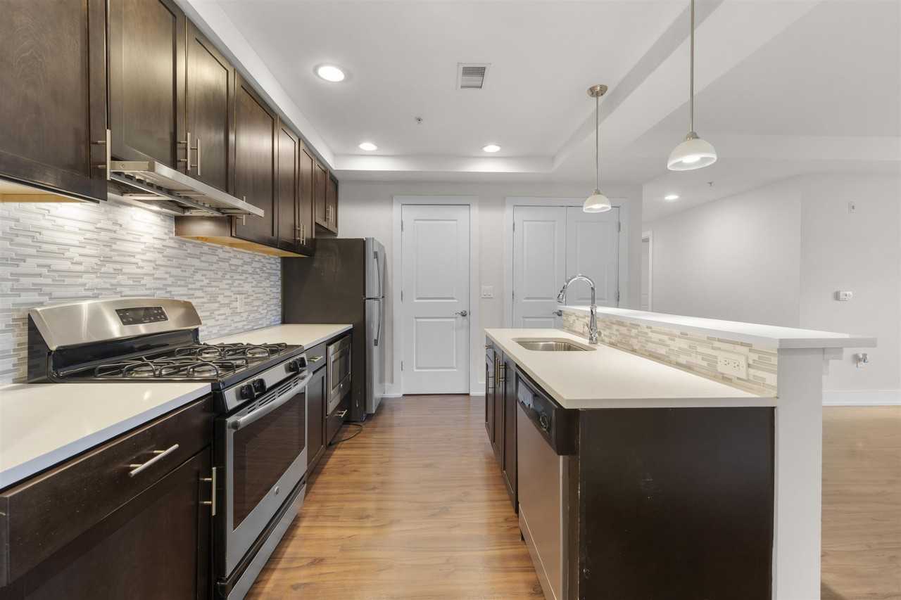 1040 Kennedy Blvd #602 - Photo 7 of 48