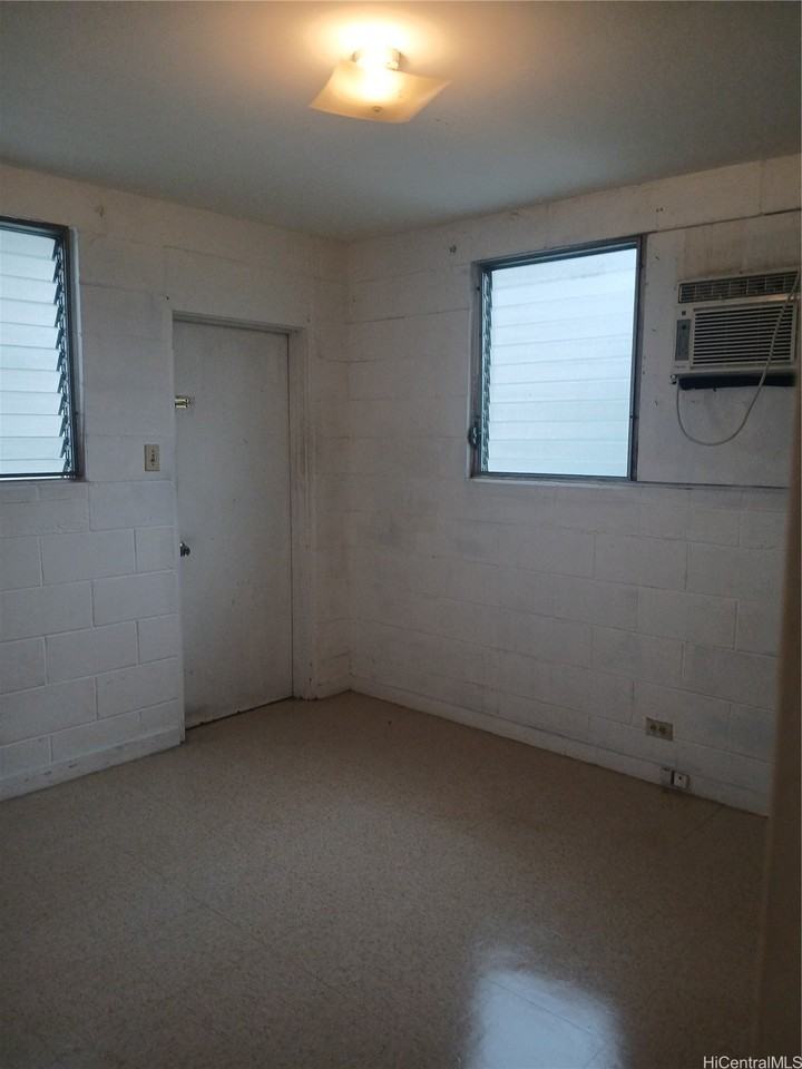 1322 Kinau St Apt 8 #8 - Photo 7 of 13