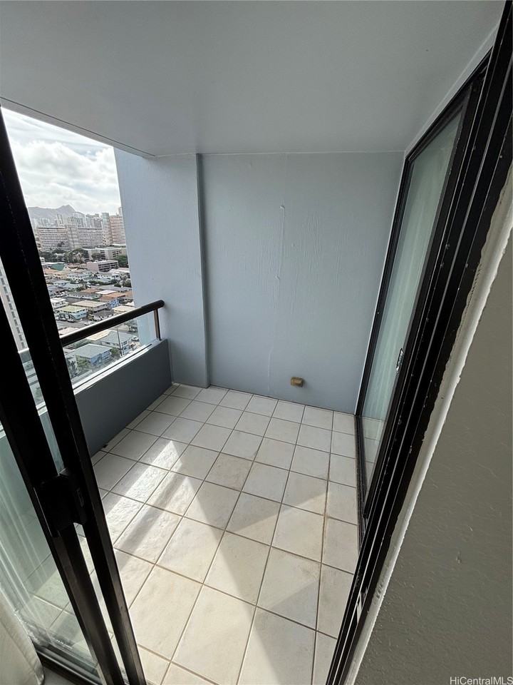 2100 Date St Apt 2107 #2107 - Photo 2 of 9