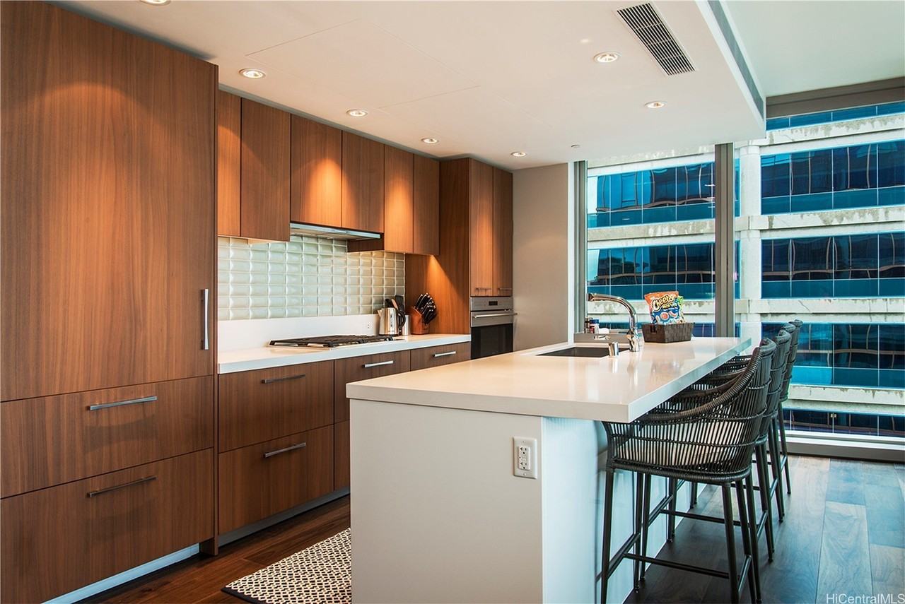 1555 Kapiolani Blvd Apt 1408 #1408 - Photo 2 of 25