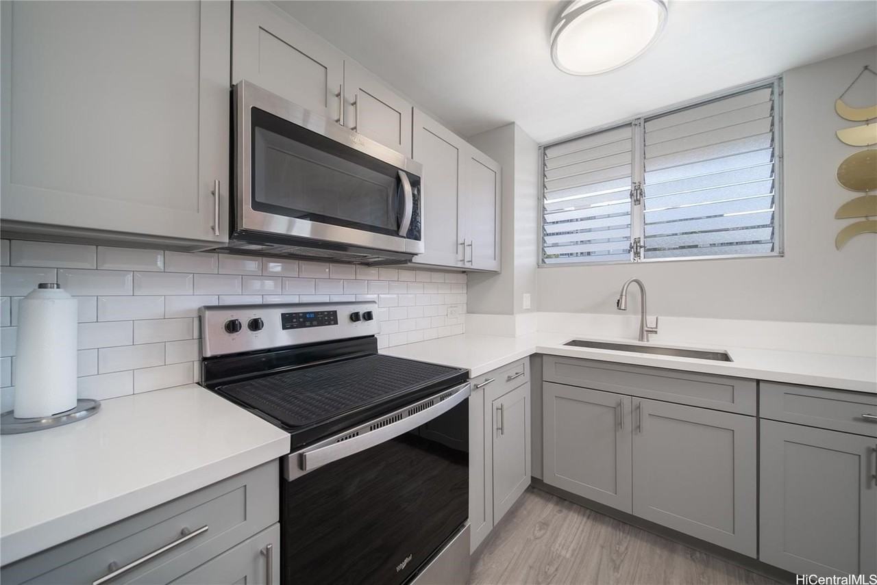 1401 Lusitana St Apt 504 #504 - Photo 4 of 21