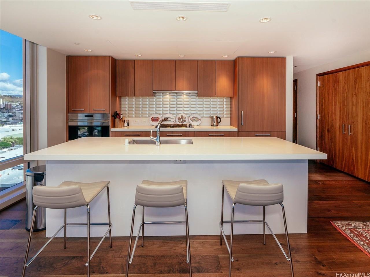 1555 Kapiolani Blvd Apt 1307 #1307 - Photo 6 of 25