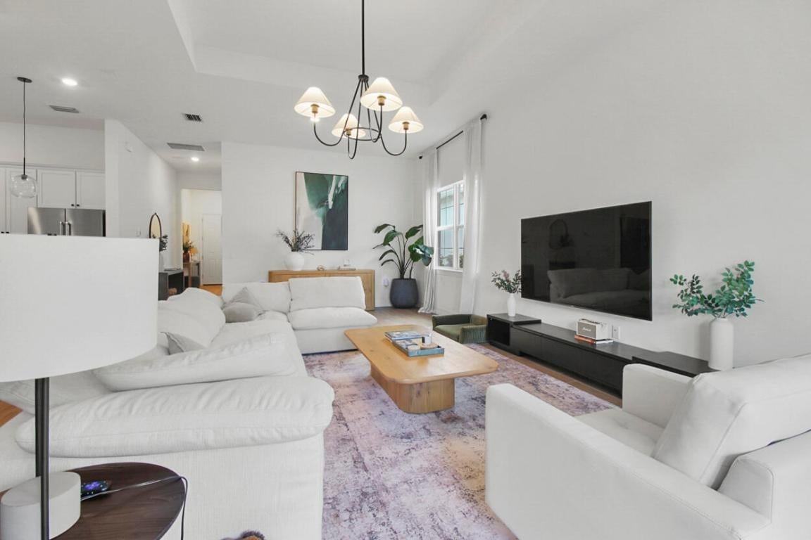 10369 Northbrook Cir - Photo 5 of 46