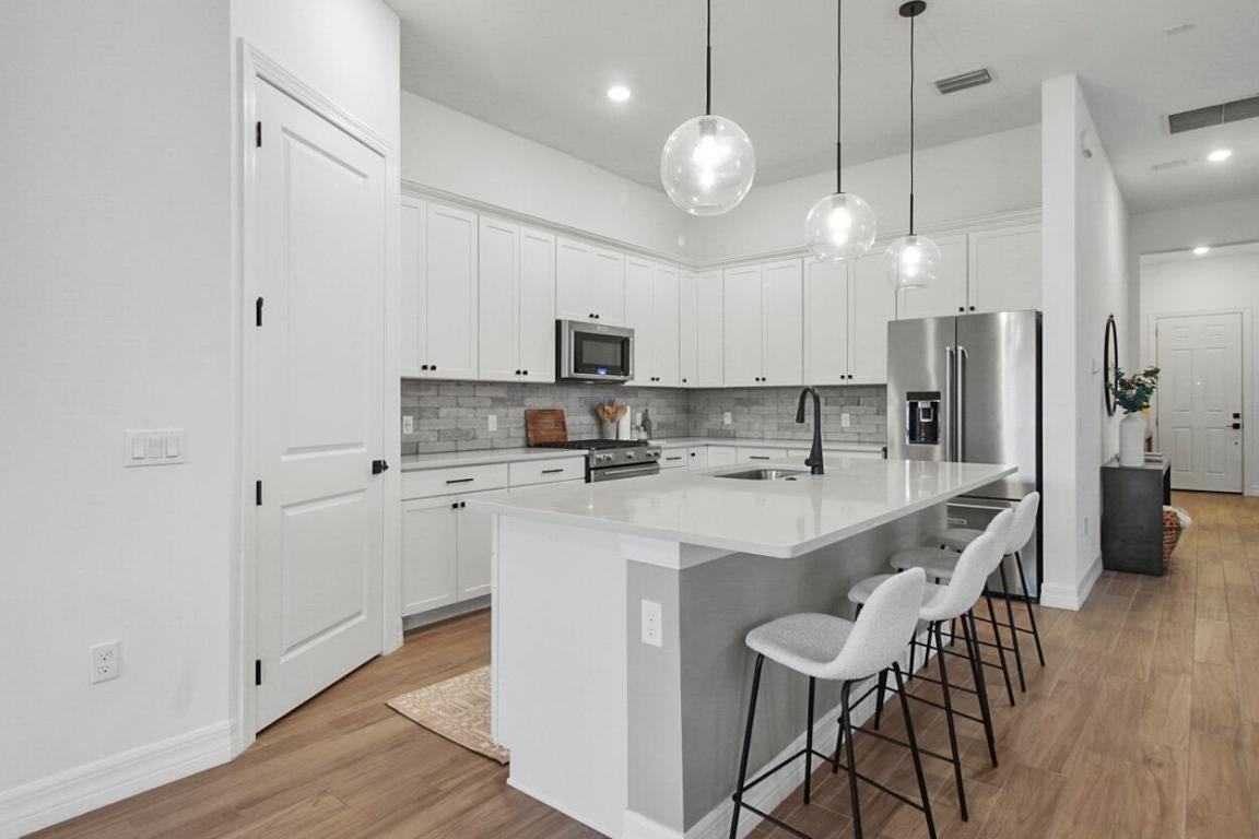 10369 Northbrook Cir - Photo 7 of 46