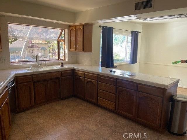 200 Sleepy Hollow Ter - Photo 4 of 21