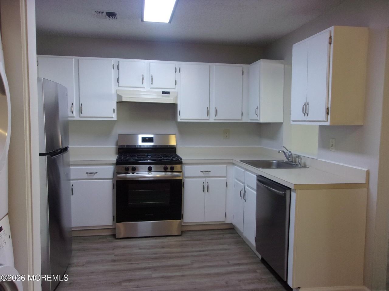159 Tulip Ln - Photo 7 of 33