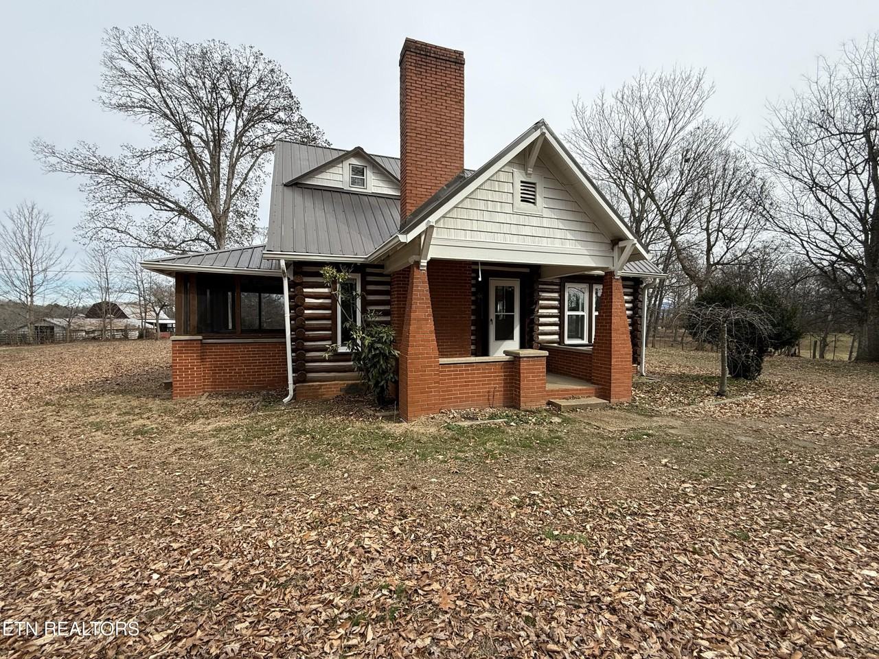 4676 Sevierville Rd - Photo 2 of 24