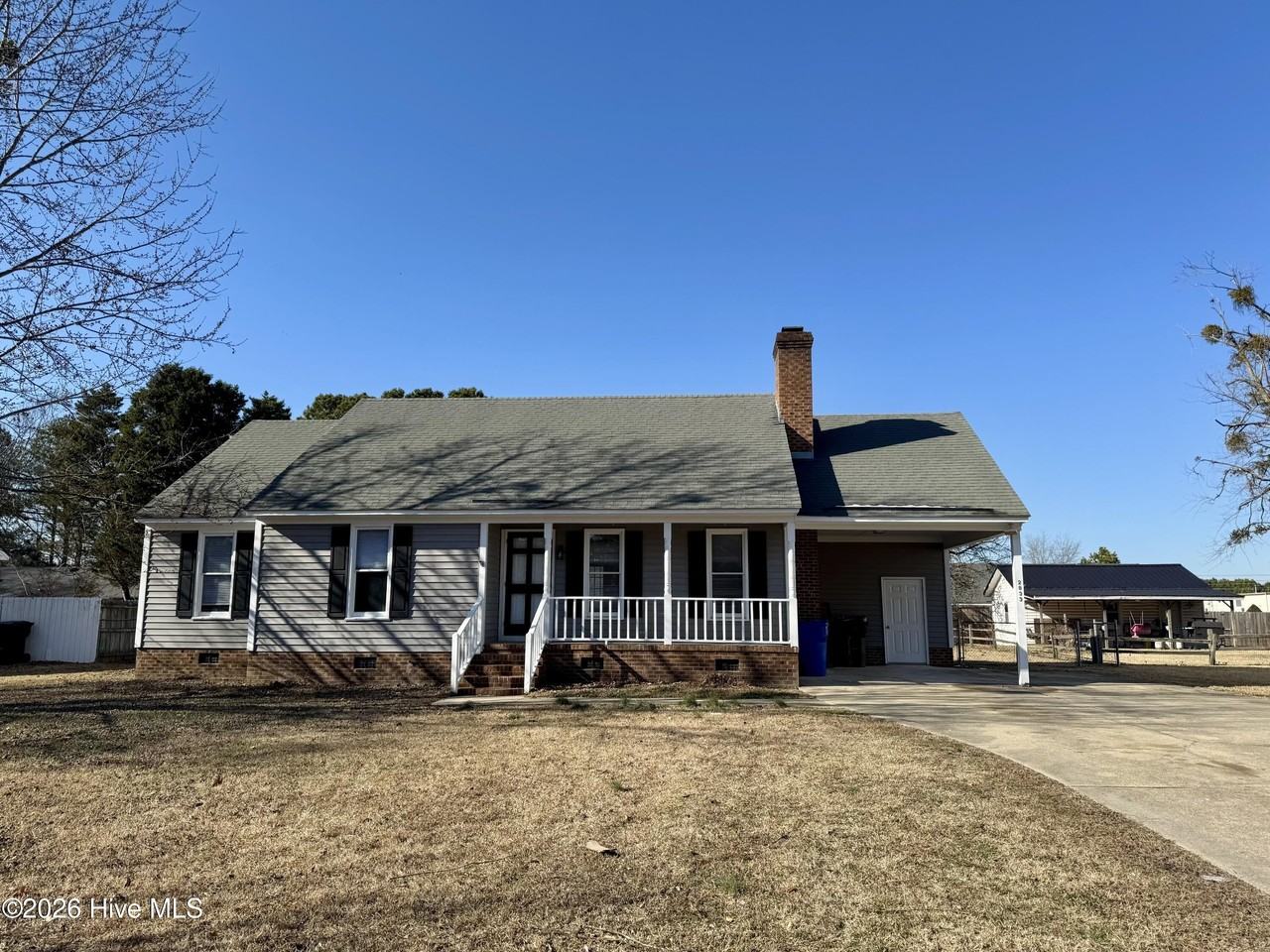 2833 Lancaster Rd Nw - Photo 2 of 17