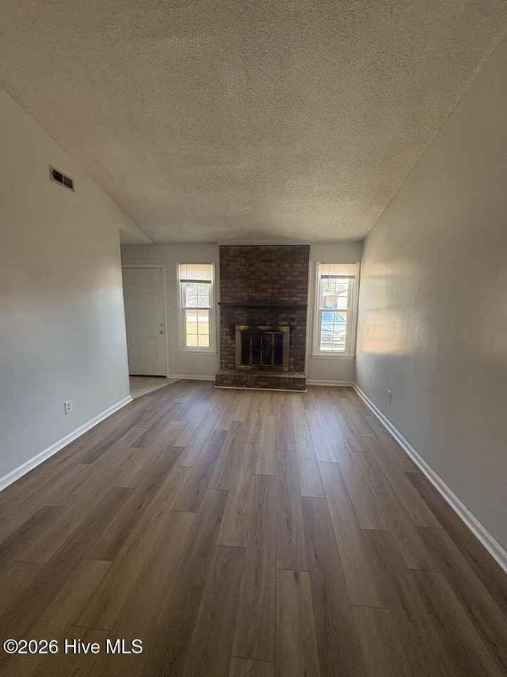 103 Pine Crest Dr - Photo 4 of 17