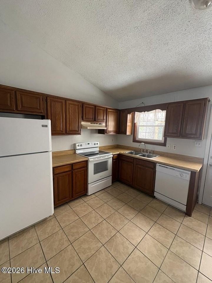 103 Pine Crest Dr - Photo 6 of 17