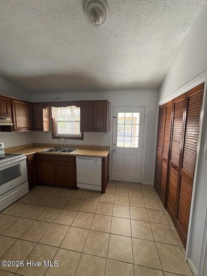 103 Pine Crest Dr - Photo 7 of 17