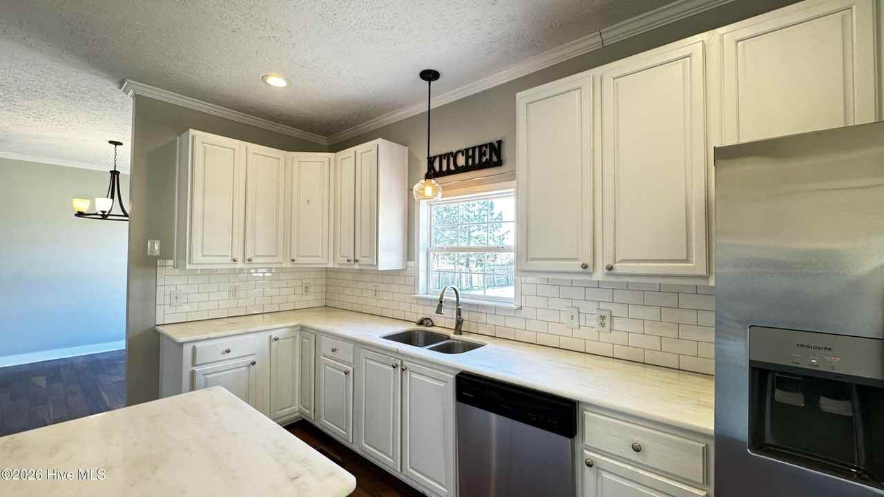 1126 Haw Branch Rd - Photo 4 of 15