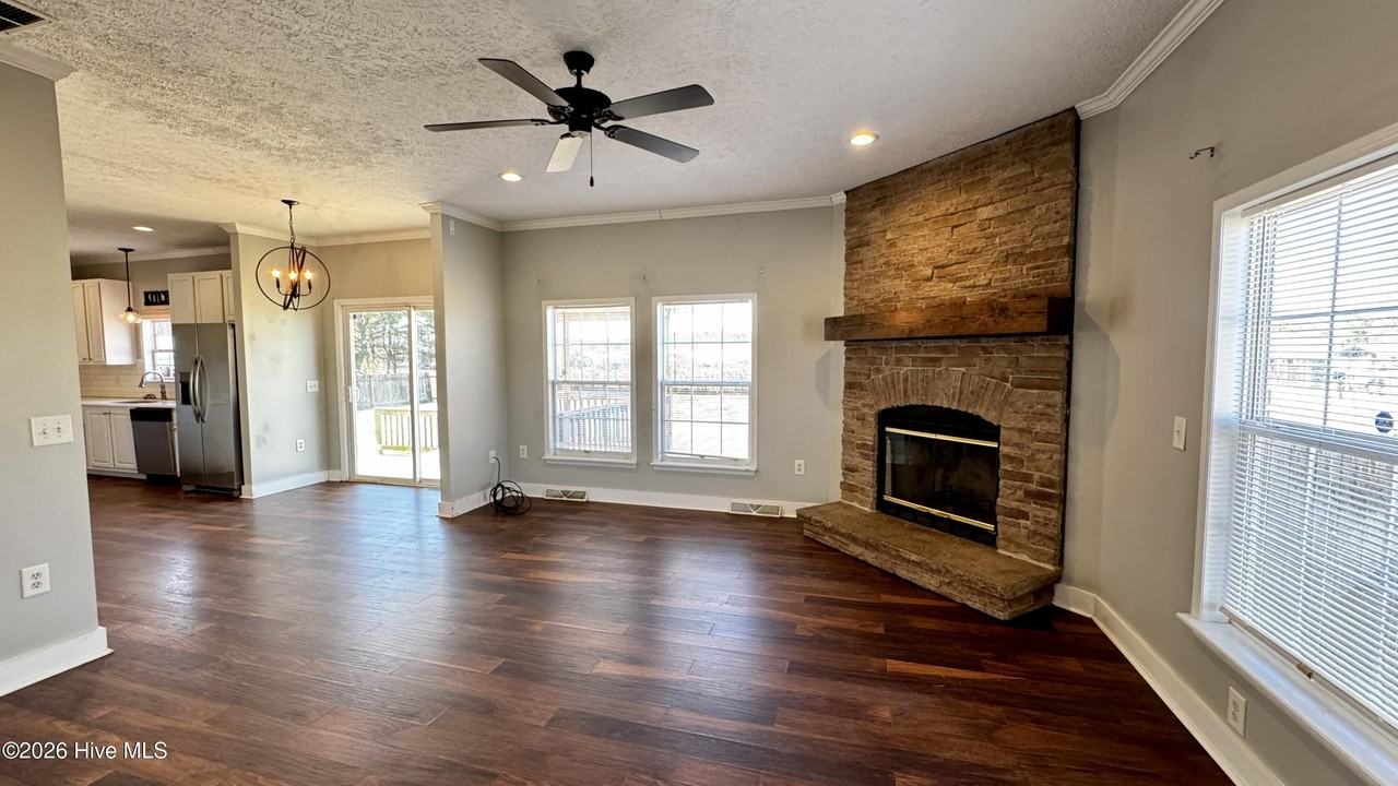 1126 Haw Branch Rd - Photo 6 of 15