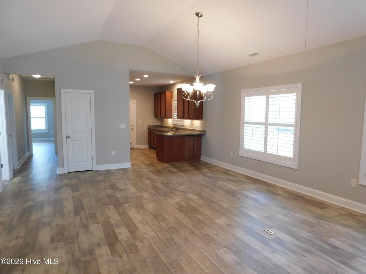 106 Ricks Ave - Photo 3 of 14