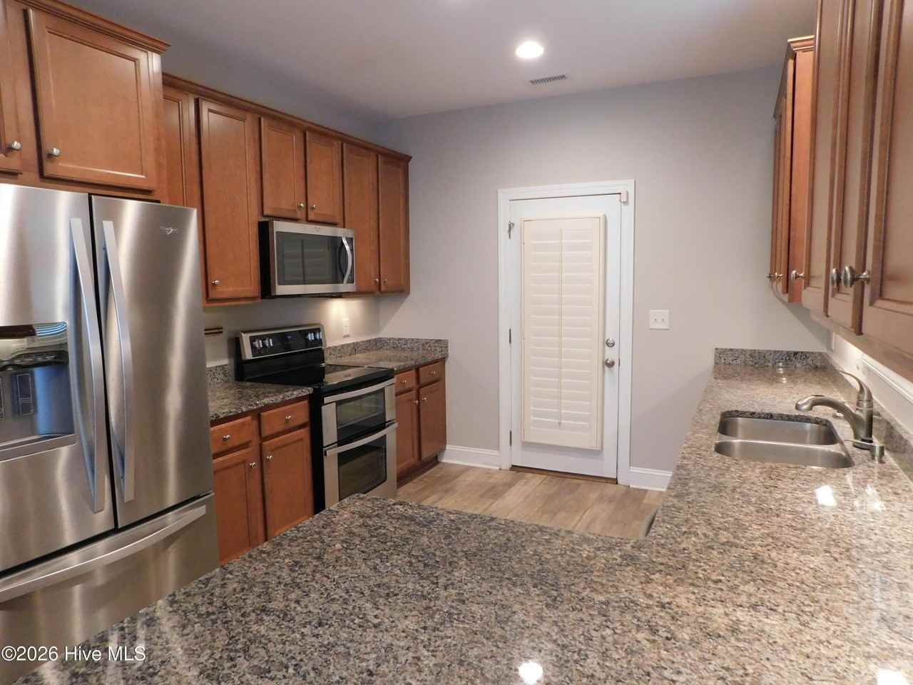 106 Ricks Ave - Photo 4 of 14