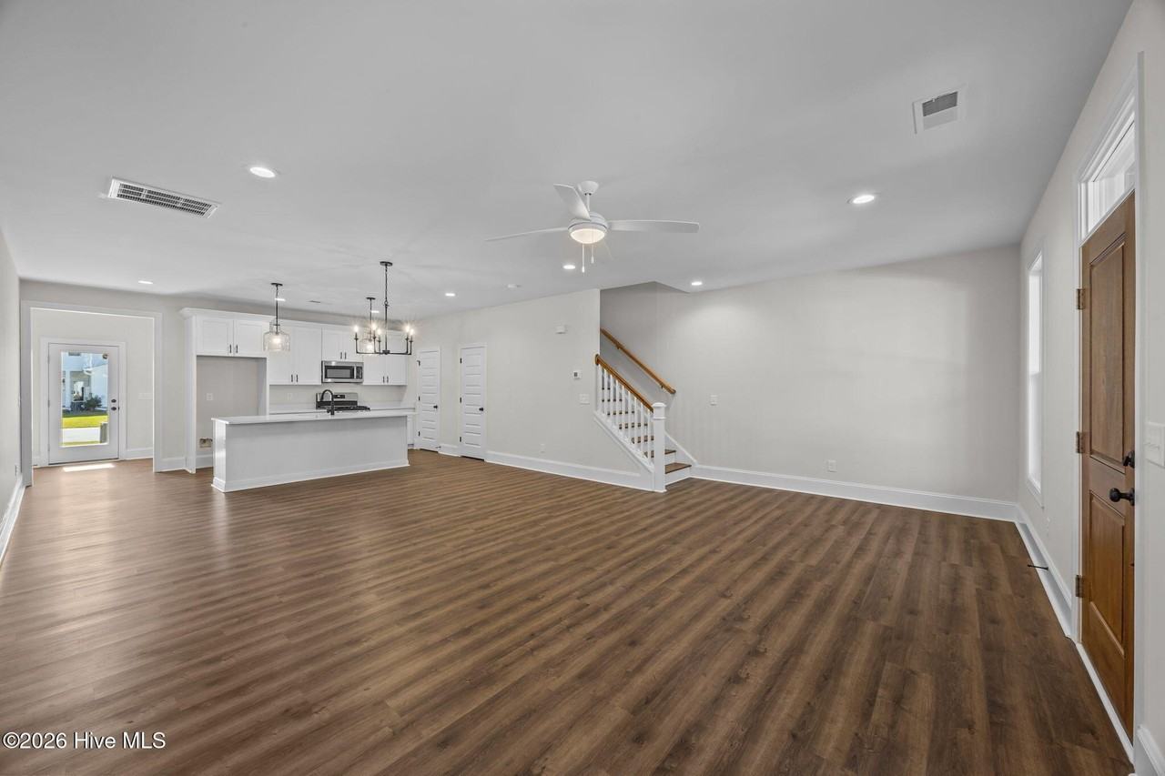 3907 Harkers Way - Photo 4 of 32