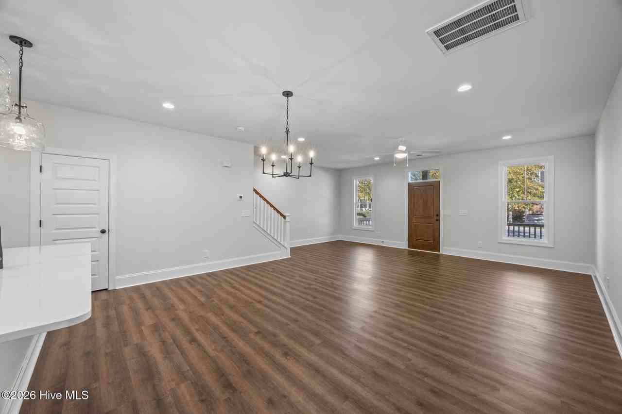 3907 Harkers Way - Photo 5 of 32