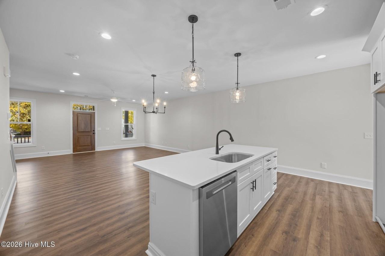 3907 Harkers Way - Photo 7 of 32