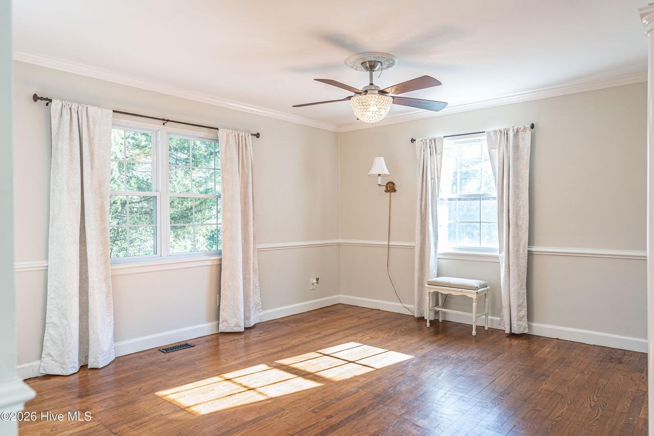 435 W Baltimore Ave - Photo 6 of 23