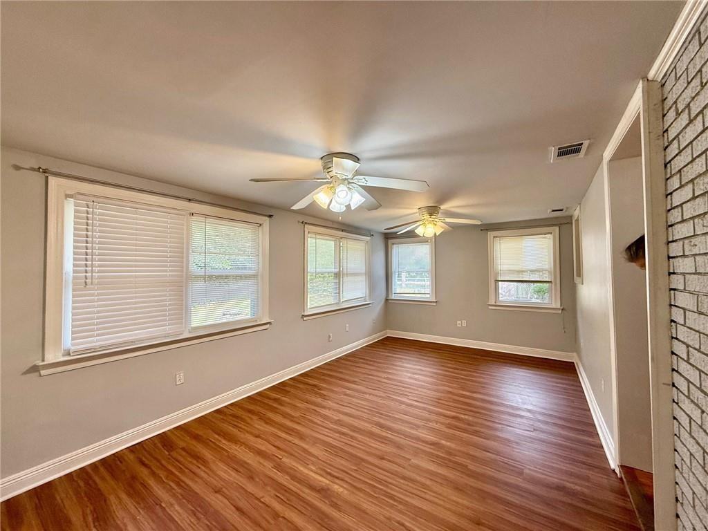 3845 Berkley St - Photo 4 of 11