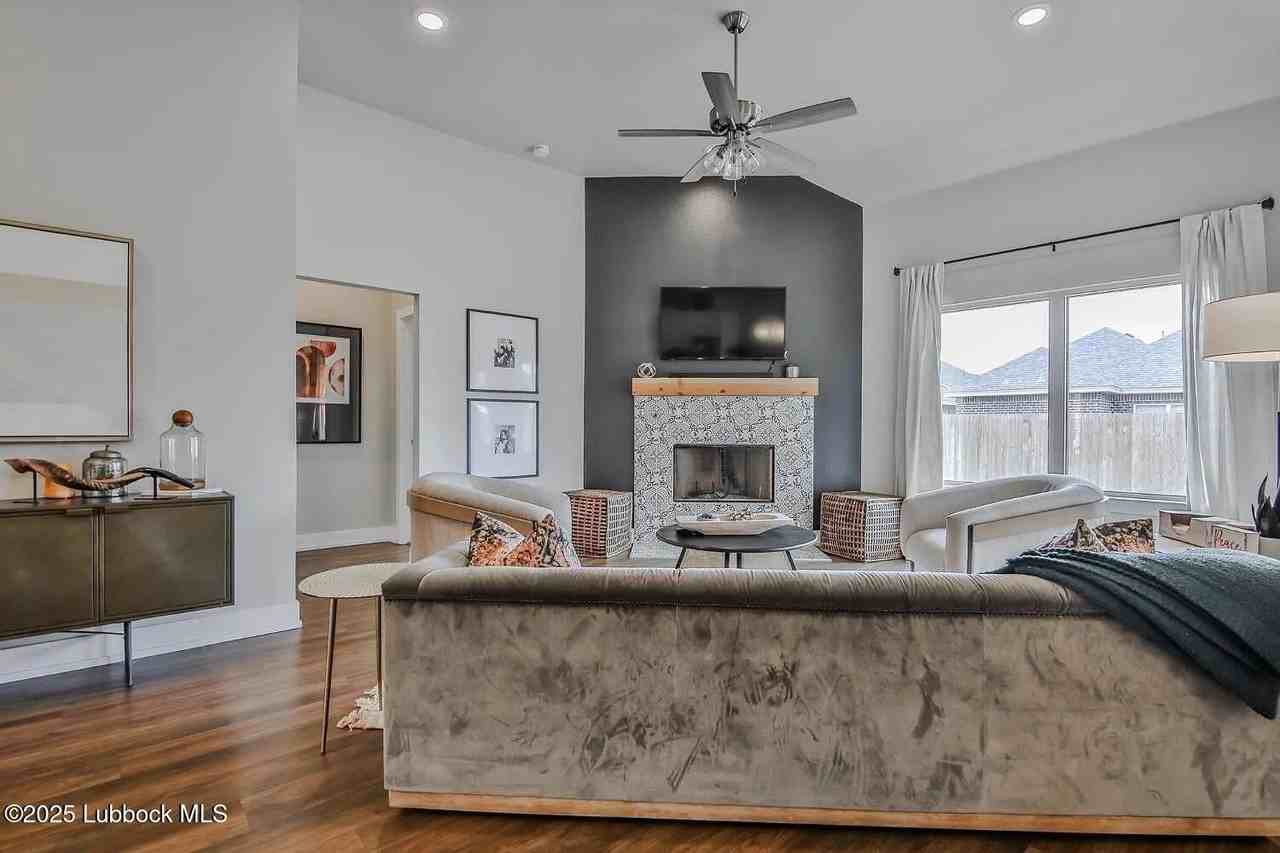 5910 Grinnell St - Photo 5 of 33