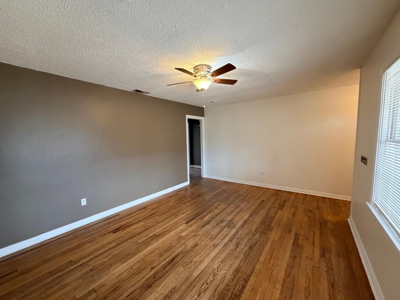 2510 36th St - Photo 4 of 22