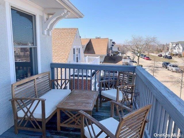 216 W Hudson St - Photo 2 of 7