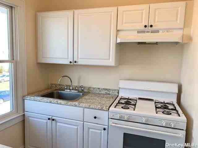 216 W Hudson St - Photo 4 of 7