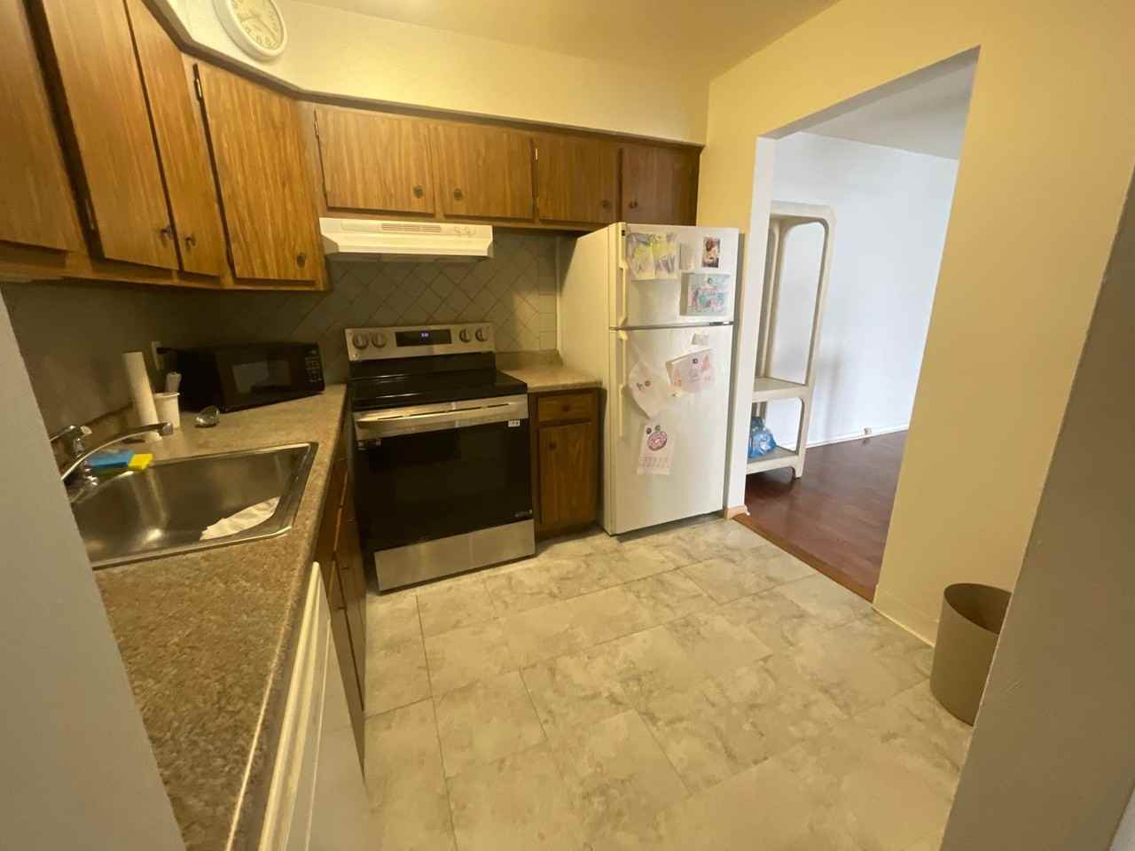 460 Liberty St - Photo 3 of 6