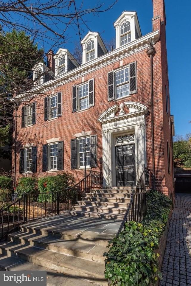 2425 California St Nw - Photo 3 of 50