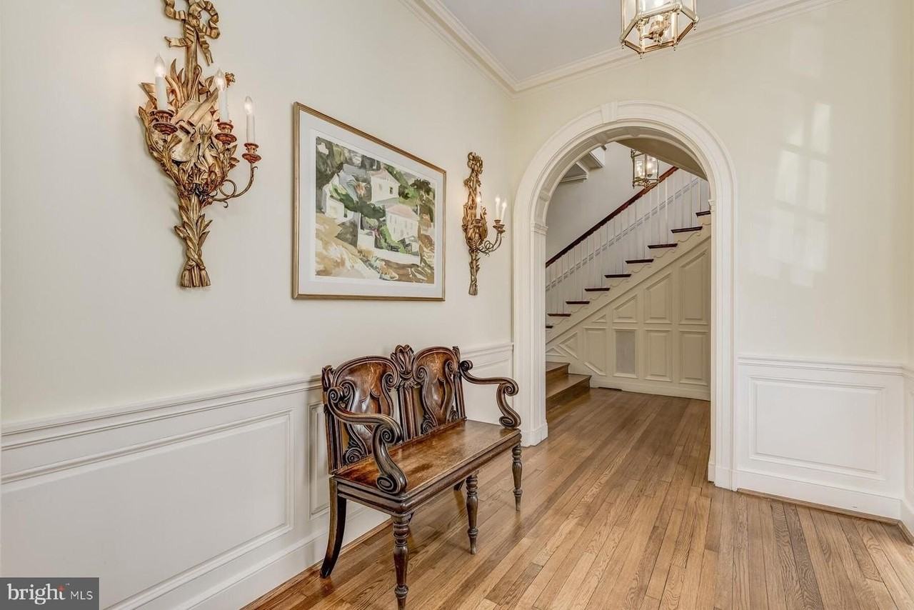 2425 California St Nw - Photo 6 of 50