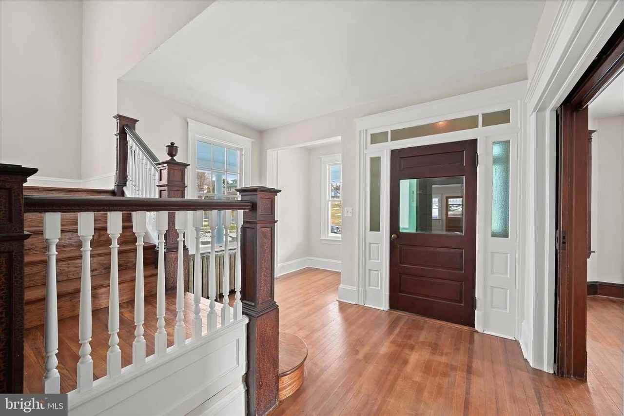 7332 Springfield Ave - Photo 7 of 50