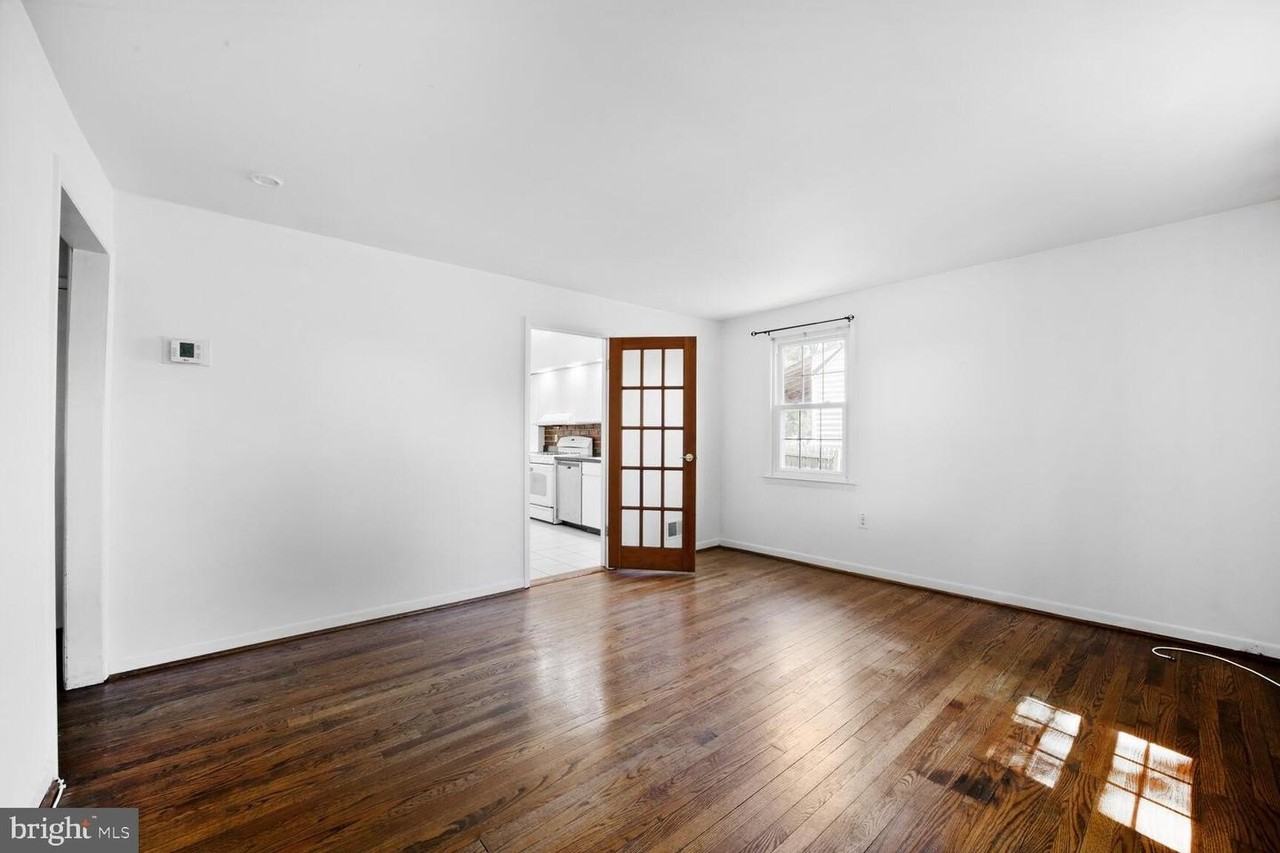 9506 52nd Ave - Photo 3 of 20